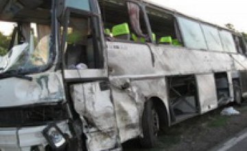 ДТП в Херсонской области: в результате столкновения двух автомобилей Ford и автобуса пострадали более 30 человек