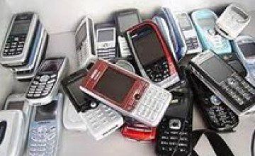 Криворожанин украл из магазина 13 мобильных телефонов