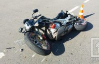 На Днепропетровщине мотоциклист головой пробил окно Audi во время ДТП