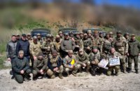 Техніка та подарунки від дітей -  українські захисники показали Великодні вітання від Дніпра