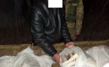 Украинец пытался вывезти на телеге в Белоруссию 14 мешков сала