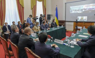 «Коронавирус стал вызовом номер один для всего мира»: Украина открыла телемост с ведущими китайскими врачами
