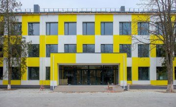 Продолжается кардинальное обновление одной из старейших школ Покрова – Валентин Резниченко