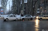​ДТП в Кривом Роге: столкнулись 3 автомобиля (ФОТО)