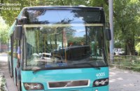 Водіїв комунальних автобусів Дніпра навчають, як допомагати людям з інвалідністю заїхати у громадський транспорт