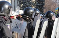 Силовики прорвали баррикаду Евромайдана со стороны Институтской