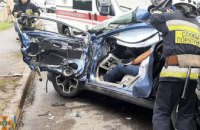 В Днепре  легковушка врезалась в грузовик: один из водителей погиб (ВИДЕО)