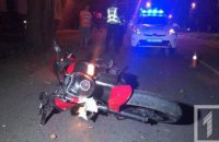 На Днепропетровщине мотоциклист сбил женщину: пострадавшая в тяжелом состоянии