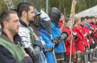 Рыцари из разных городов Украины приехали принять участие в «Кубке Днепра» по средневековому бою