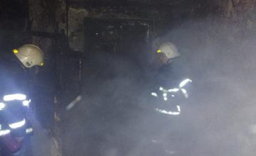 На Днепропетровщине в заброшенной квартире произошел пожар: пострадали мать и 6-летний ребенок (ФОТО)