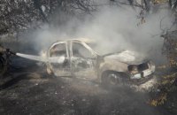 Горящий автомобиль и тело на расстоянии 10 м: на Днепропетровщине в результате возгорания сухой травы погиб мужчина 
