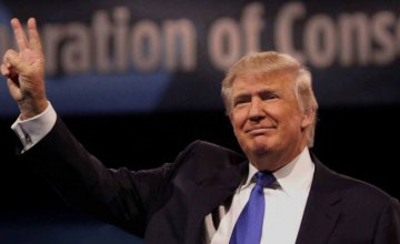 Трамп назвал пресс-секретаря Белого дома «глупым парнем»