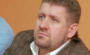 Провал голосования за отставку Кабмина – договоренность между властями, - Кость Бондаренко