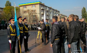 В Днепропетровске состоялся последний осенний призыв на воинскую службу (ФОТО)