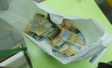 В Киеве задержали мужчину, который украл деньги с благотворительного ящика