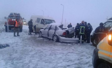 В Волынской области на скользкой дороге произошло серьезное ДТП: двое погибших (ФОТО)