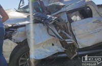 На Днепропетровщине фура столкнулась с внедорожником: 2 пассажира погибли