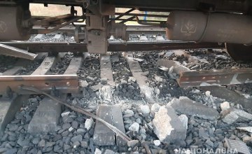 14 вагонов грузового поезда сошли с рельсов: житель Кривого Рога украл железнодорожные детали