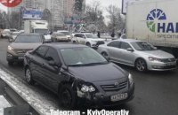 В Киеве на пр. Победы произошла авария с участием 7 автомобилей