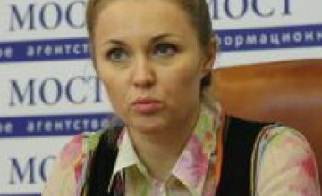 Мэр Новомосковска оставил детей без еды, - Виктория Шилова
