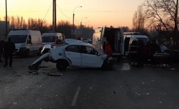 ​​На Днепропетровщине пассажирский автобус попал в ДТП: есть погибшие и пострадавшие 