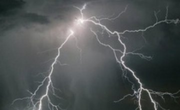 В Ивано-Франковской области 2 человека погибли от удара молнии