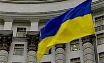 В жару украинскому руководству запретили есть салаты и бульоны