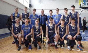 Днепровские спортсмены - серебряные призеры Всеукраинской юношеской баскетбольной лиги