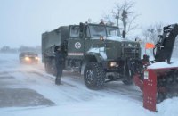 Из-за непогоды в Украине ограничен въезд транспорта в 2 областных центра