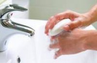 Ученые рассказали, почему вредно мыть руки