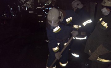 В Кривом Роге на «АрселорМитталл» рухнула крыша: под завалами остался работник (ВИДЕО)