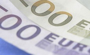 Межбанк: евро укрепился, доллар и рубль – без изменений