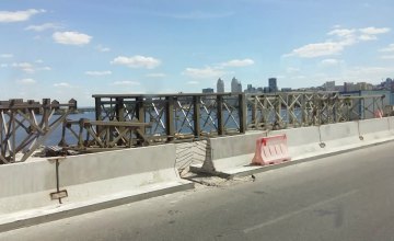Новый мост в Днепре перекрывают на ремонт: стали известны сроки