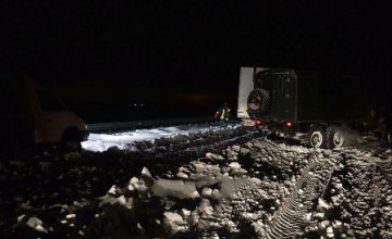 ​В Днепропетровской области спасатели вытащили из заносов 9 карет «Скорой помощи» 