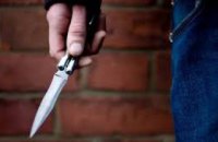 На Днепропетровщине мужчина с ножом напал на семью бывшей возлюбленной, после чего хотел покончить жизнь самоубийством