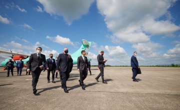 Президент прибув до Кривого Рогу рейсовим літаком 