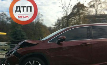 В Киеве в результате ДТП на Воздухофлотском проспекте образовалась масштабная пробка (ФОТО)