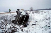 В Харьковский области перевернулся микроавтобус: пострадали 6 человек