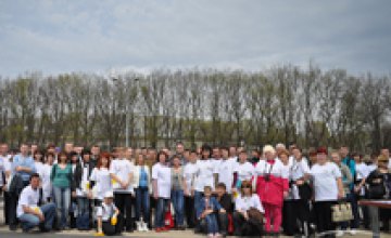 Более 400 сотрудников ДТЭК провели субботник в Днепропетровске
