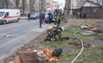 Во время пожара в люке теплотрассы обнаружены тела трех человек 