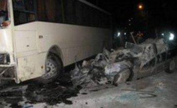 В Луганской области Opel столкнулся с автобусом: погибли три человека (ФОТО)