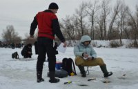 Спасатели напомнили рыбакам, как правильно вести себя на льду (ФОТО)
