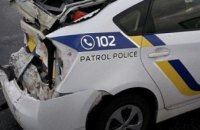 В Киеве грузовик протаранил полицейский Prius