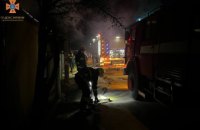Дніпровські вогнеборці ліквідували пожежу у приватному житловому секторі