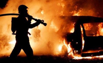Ночью в Киеве сгорели  две машины