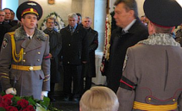  Президент возложил цветы к гробу Станислава Конюхова