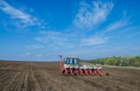 Аграрии Днепропетровщины завершают посев подсолнечника и кукурузы