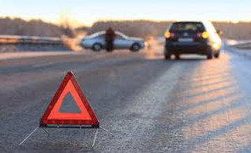В ДТП в Днепропетровской области один человек погиб, 6 травмированы