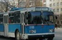 В Днепропетровске 81-летнюю пенсионерку троллейбус протащил 6 метров 