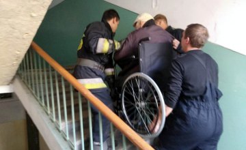 В Днепре спасатели оказали  помощь больному пожилому мужчине